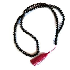 Mala sötétbarna apró szemű