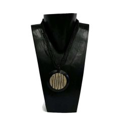   Nyaklánc, női, fekete apró gyöngyös, zebra mintás medállal