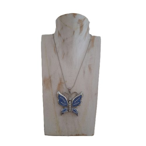 Nagyméretű pillangó medál sötétkék kristályüveg kövekkel, nemesacél foglalatban