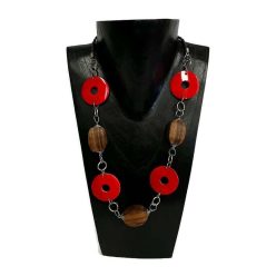   Nyaklánc, női, piros áttört kagyló, szögletes fa gyönggyel