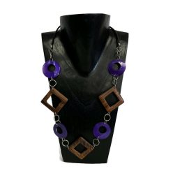 Nyaklánc, női, lila áttört kagyló, áttört négyzet fa