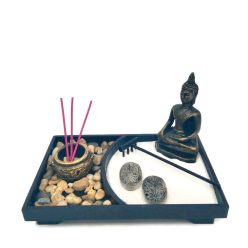   Négyszögletes Zenkert antikolt bronzszínű Buddha szoborral