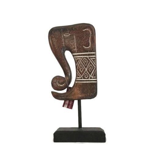 Absztrakt fa elefánt talpon "M"