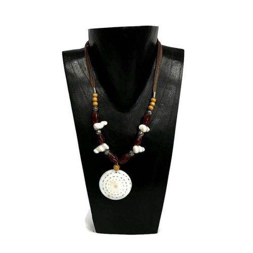 Nyaklánc, női, kagyló medállal, kagyló formájú üveg gyönggyel