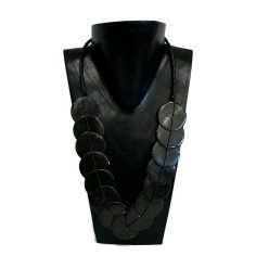 Nyaklánc, női, kagyló fonott műbőrrel 2.