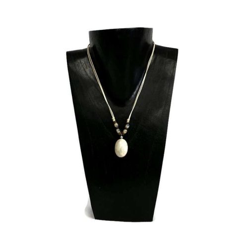 Nyaklánc, női, fehér kő medállal