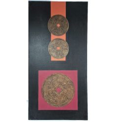   Kézzel festett vászonkép fekete alapon – három kínai szerencsepénz motívummal, akril festékkel