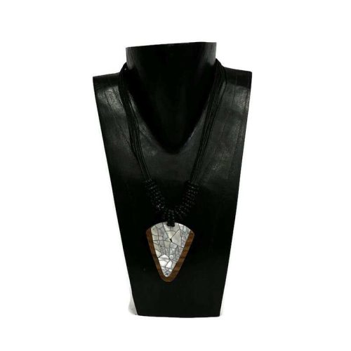 Nyaklánc, női, fa alapon kagylós medál