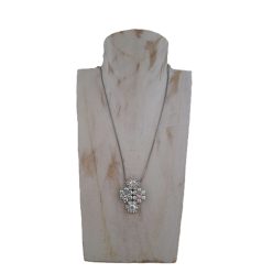   Nemesacél medál kristályüveg virágokkal – elegáns ékszer