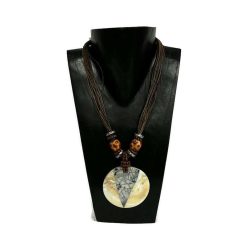 Nyaklánc, női, barna, kerek kagyló medállal