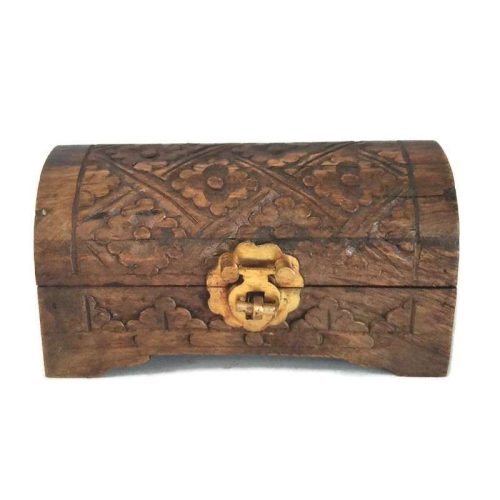 Kincses ládika "S", íves tetejű