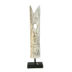 Fa virágmotívumos panel talpon "M"