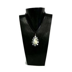 Nyaklánc, női, kagyló és műgyanta medállal 6.